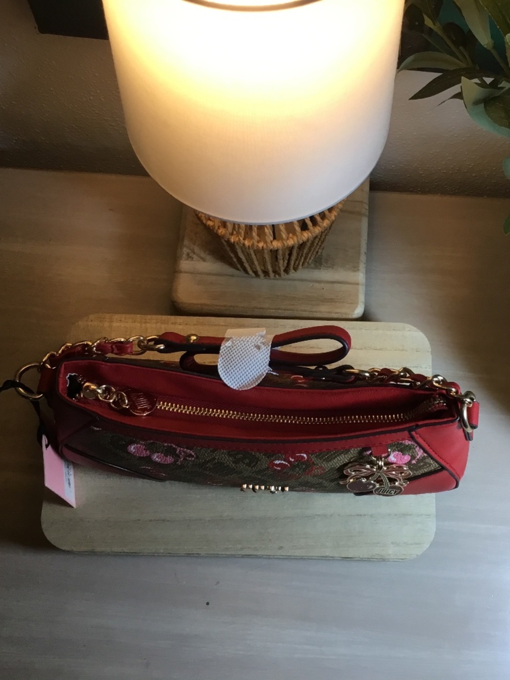 Juicy Couture Cherry Darlin Shoulder bag - Picture 5 of 9